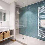 Renovated 2 Bedroom With Parking & Ac Апартаменты *