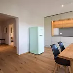 Renovated 2 Bedroom With Parking & Ac Апартаменты Люксембург