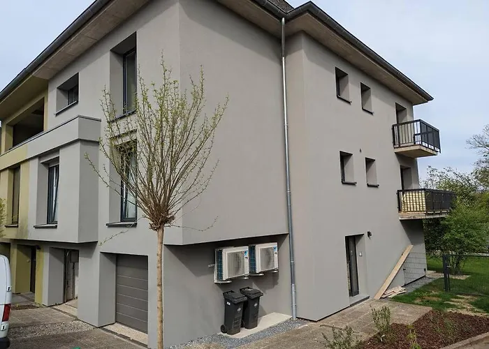 דירה Renovated 2 Bedroom With Parking & Ac