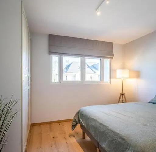 Renovated 2 Bedroom With Parking & Ac *